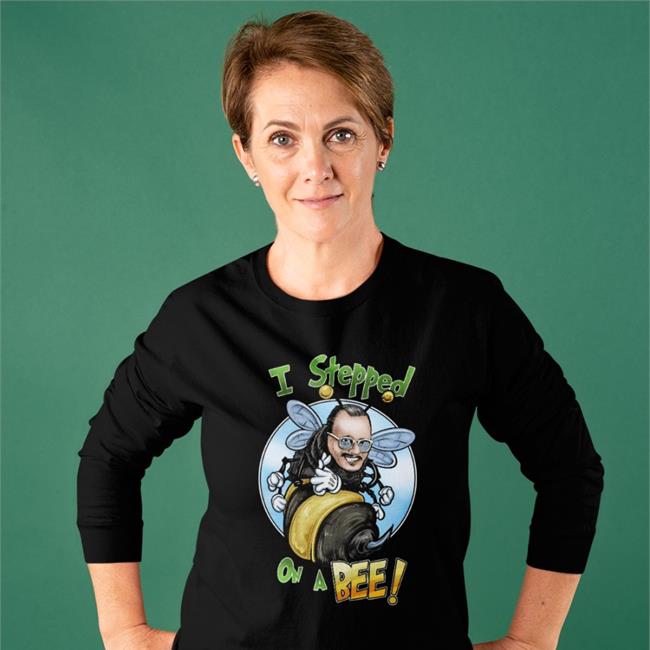 That Umbrella Guy Merch I Stepped On A Beelieve Depp Shirt 2022 Eve BarlowIs A Joke